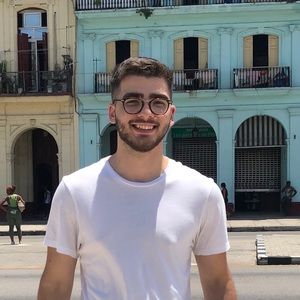 Meet your Posher, Alex